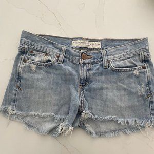 Abercrombie & Fitch distressed jean shorts - Size 4S
